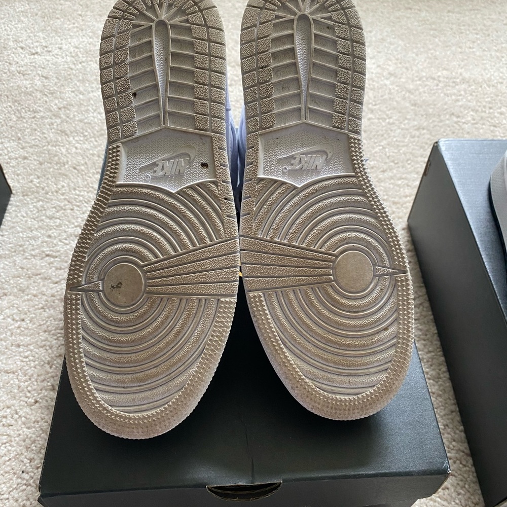 Air Jordan 1 mid white  6.5 youth, great condition only worn a few times